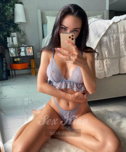 Проститутка Киева Алиса, индивидуалка работает у метро Арсенальная - большое фото