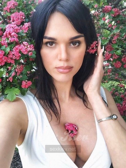 Проститутка Киева Лаура , секс на улице Крещатик - большое фото