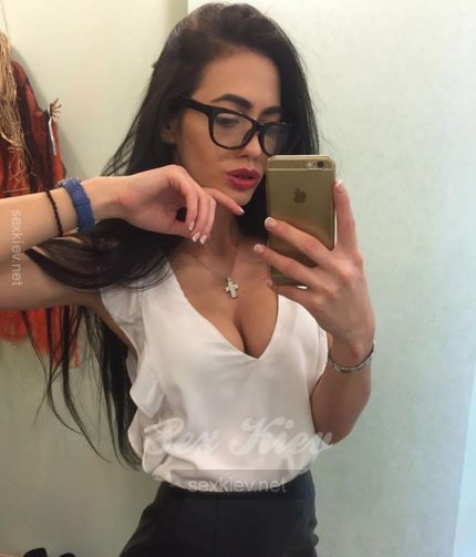 Проститутка Киева Яся, интим услуга 