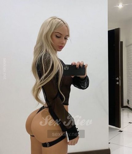 Проститутка Киева Настя, секс на улице Каховськая а - большое фото