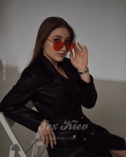 Проститутка Киева Кира, с 2 размером сисек - большое фото