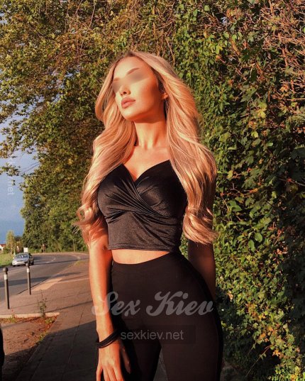 Проститутка Киева Саша , секс на улице Героев Днепра - большое фото
