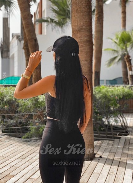 Проститутка Киева Юля, секс на улице В Лютеранська - большое фото