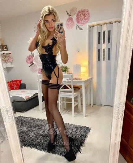 Проститутка Киева Маша, путана брюнетка - большое фото