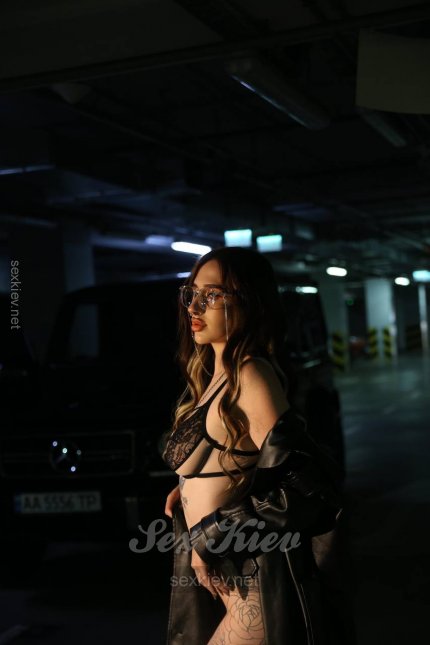 Проститутка Киева Карина, такие шлюхи тут за 3500 грн за час - большое фото