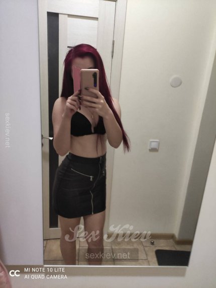 Проститутка Киева Вика, с 2 размером груди - большое фото