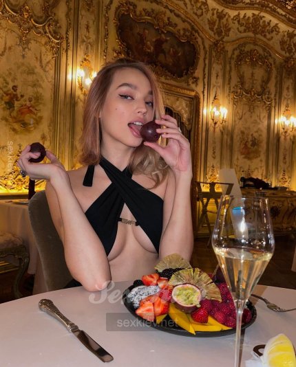 Проститутка Киева Милена, с 2 размером груди - большое фото