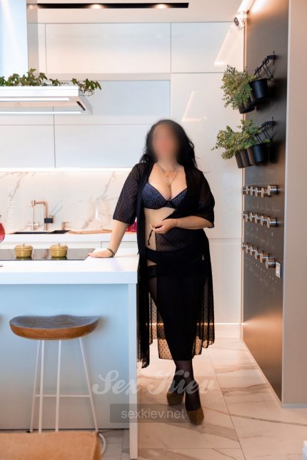 Проститутка Киева Вита, секс на улице Бульвар Леси Украинки а - большое фото