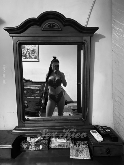 Проститутка Киева Василиса, с 2 размером груди - большое фото