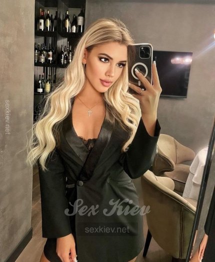 Проститутка Киева Каролина, индивидуалка обслуживает у метро Осокорки - большое фото