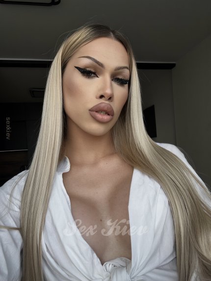 Проститутка Киева Юлия, работает на улице УлЭспланадная - большое фото