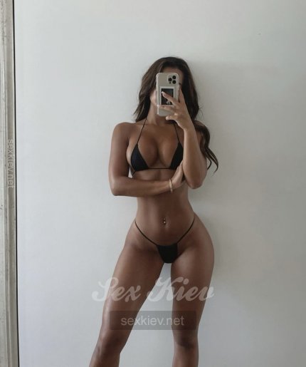Проститутка Киева Karina, с 2 размером груди - большое фото
