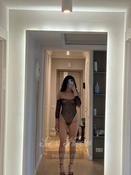 Проститутка Киева Ульяна  СТАРАЯ АНКЕТ, возрастом 18 лет - большое фото