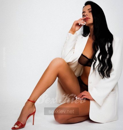 Проститутка Киева Алина, с 2 размером сисек - большое фото