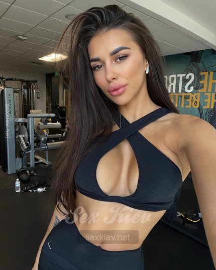 Проститутка Киева Кариночка, ей 18 лет - большое фото