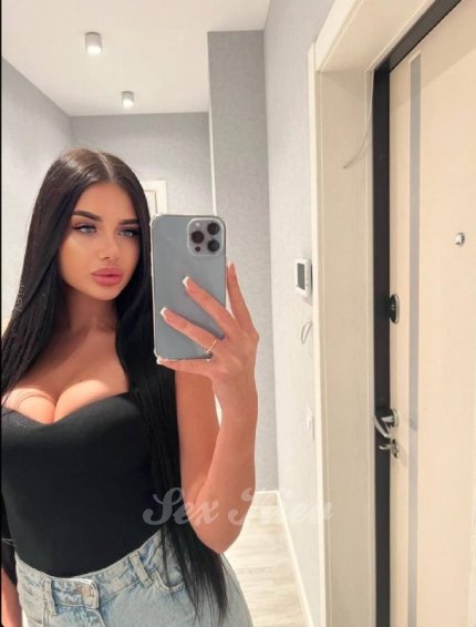 Проститутка Киева Камилла, с 2 размером сисек - большое фото