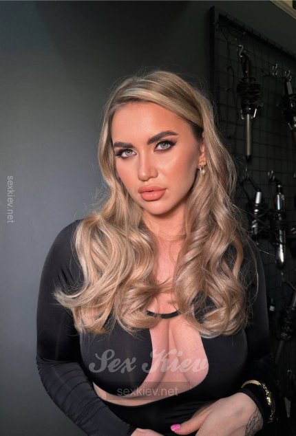Проститутка Киева Николь, индивидуалка работает у метро Театральная - большое фото