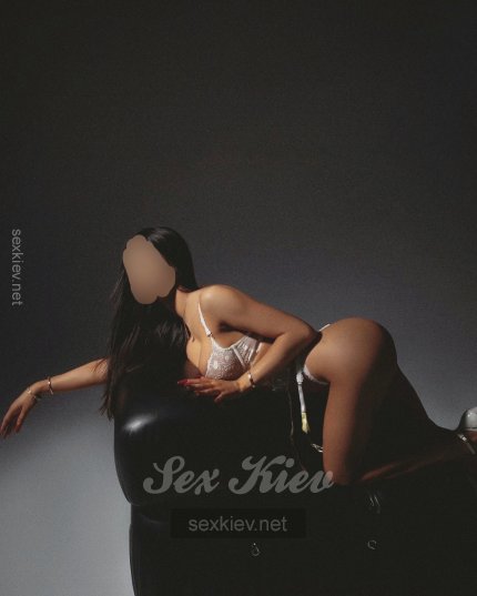 Проститутка Киева Аня, с 2 размером сисек - большое фото