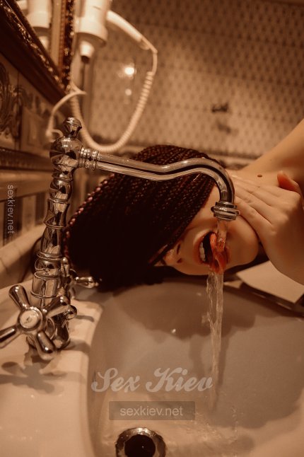 Проститутка Киева Виолетта, с 3 размером сисек - большое фото