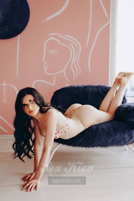 Проститутка Киева Кристи, работает на улице проспект Николая Бажана - большое фото