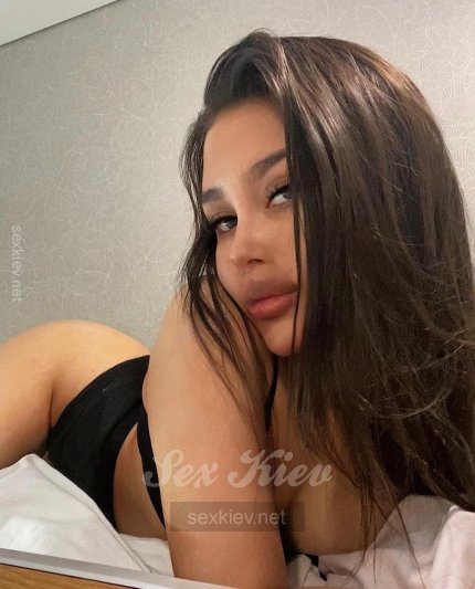 Проститутка Киева Арина, с 3 размером сисек - большое фото