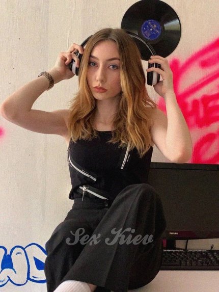 Проститутка Киева Алиса, с 3 размером груди - большое фото