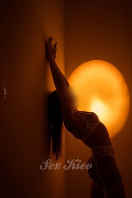 Проститутка Киева Мариночка, с 1 размером сисек - большое фото