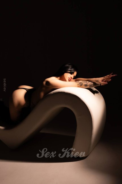 Проститутка Киева Аманда, секс на улице Крещатик - большое фото