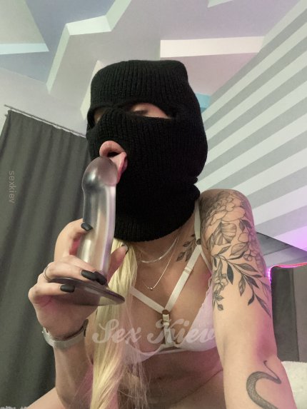 Проститутки Киева: Валерия целует - большое фото