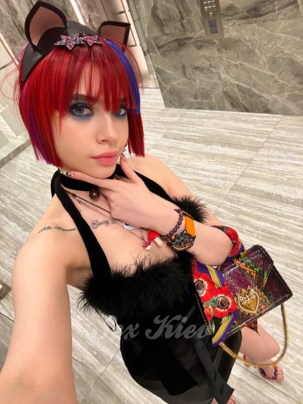 Проститутка Киева Юлия
, путана брюнетка - большое фото