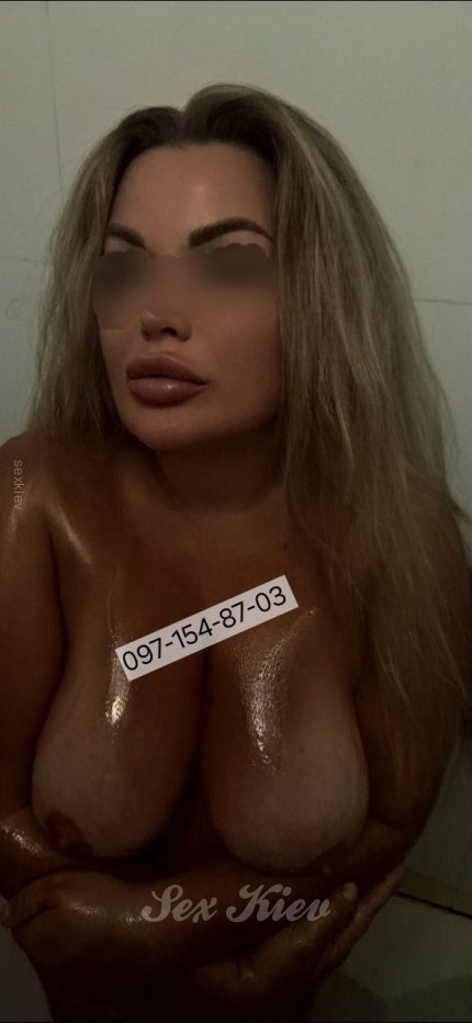 Проститутки Киева: Юля анальчик и кун трясет задом - большое фото